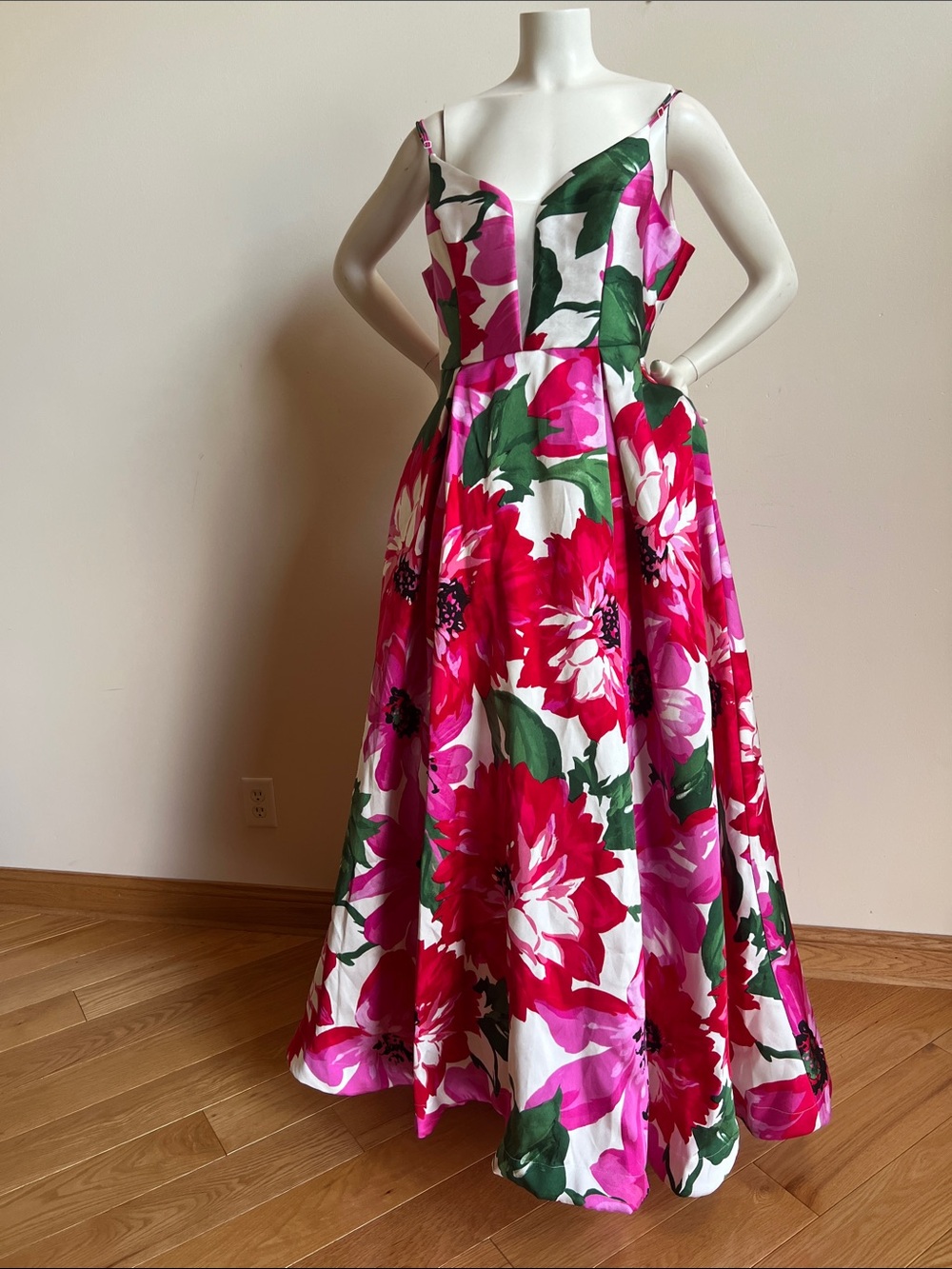 B. Smart Floral Prom Dress - Spaghetti Straps quinceañera with crinoline